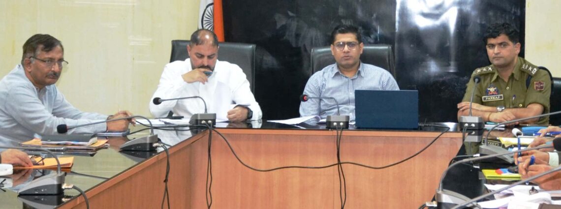 Winter preparedness reviewed in Poonch  Ensure availability of essentials throughout season: DC to officers