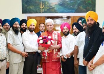 Delegation of Sikh Coordination Committee J&K calls on Lt Governor