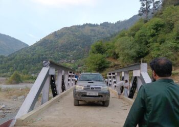 Locals of Keran express gratitude to Divisional, Distt. Admin. for construction of vital bridge at Keran market