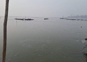 Frozen Wular Lake halts fishermen’s work as Chillai-Kalan grips Bandipora