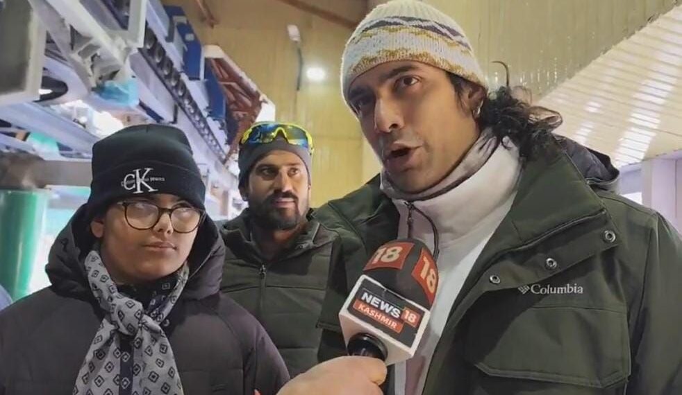 Jubin Nautiyal Enjoys Gulmarg Visit, Hails Kashmir’s Beauty and Talent