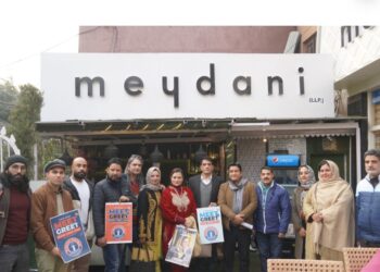 Kashmiri Handcrafts Must Evolve to Thrive in Global Fashion: Samina Khan