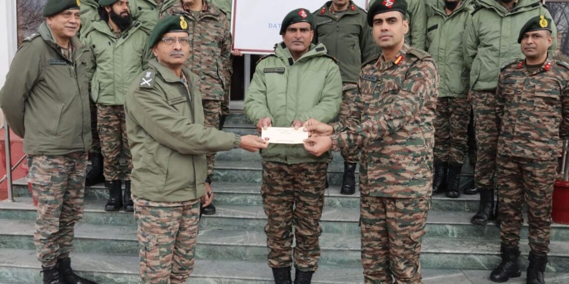 Northern Army Commander Visits Chinar Corps