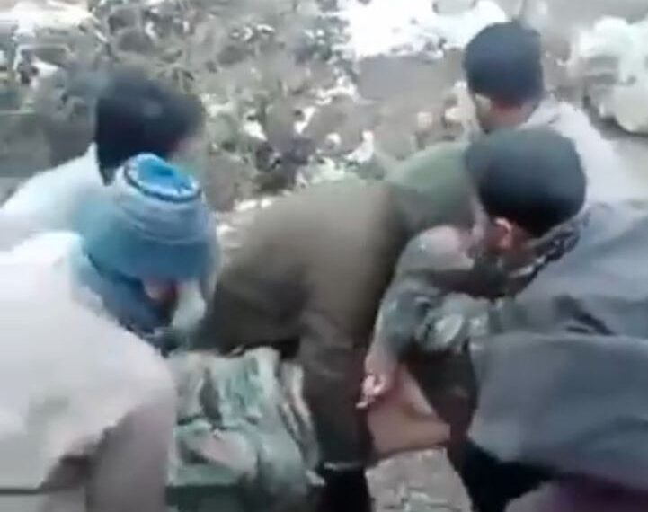 بانڈی پورہ میں عوام کی بہادری: زخمی فوجیوں کی مدد سے کشمیریت کی مثال قائم