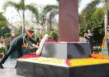 Remembering The Valiant: Army Chief General Upendra Dwivedi Leads Tribute at Noida Shaheed Smarak