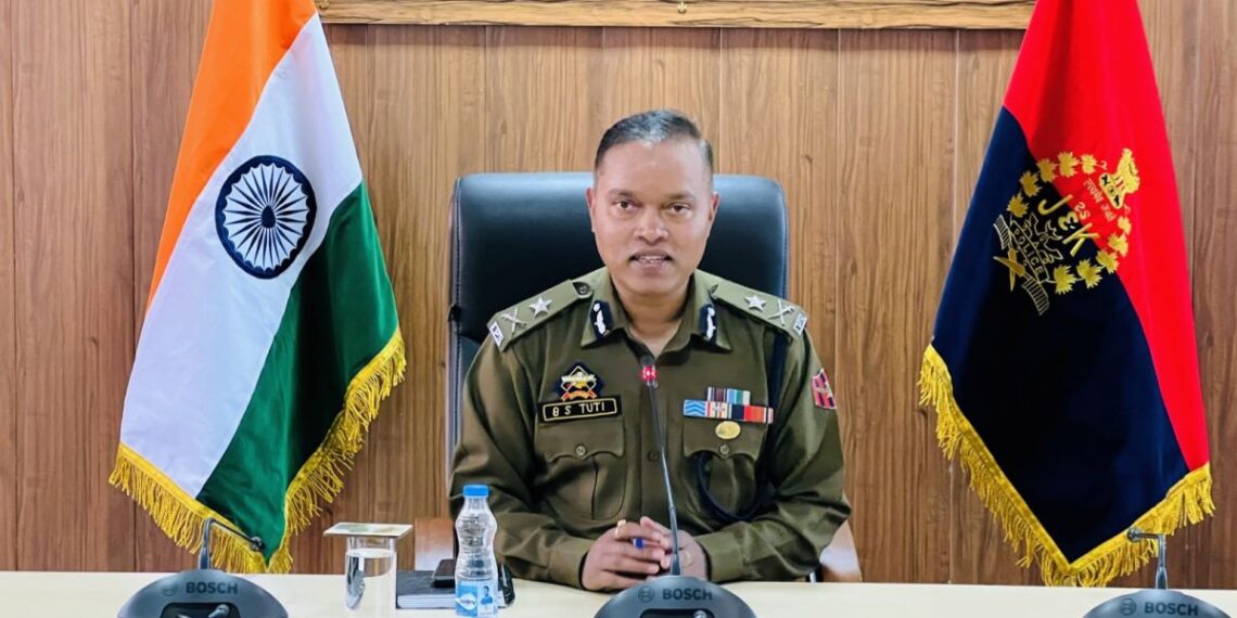 IGP Jammu Zone chairs meeting of senior officers, emphasizes innovation in policing