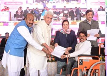 LG Sinha, Union Minister for Social Justice and Empowerment inaugurate Divya Kala Mela, a unique initiative of Govt of India towards the economic empowerment of Divyangjan