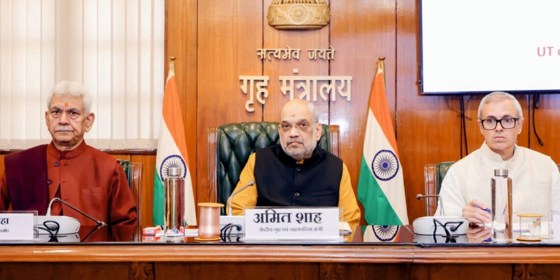 Protecting rights of citizens be top priority of J&K Police: Shah