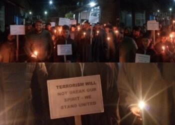 Saderkoot Bala Residents Hold Candlelight March to Condemn Kulgam Terror Attack