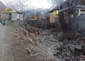Vital Nallah Bata Moji in Karnah Dries Up: A Crisis for Agriculture & Environment.