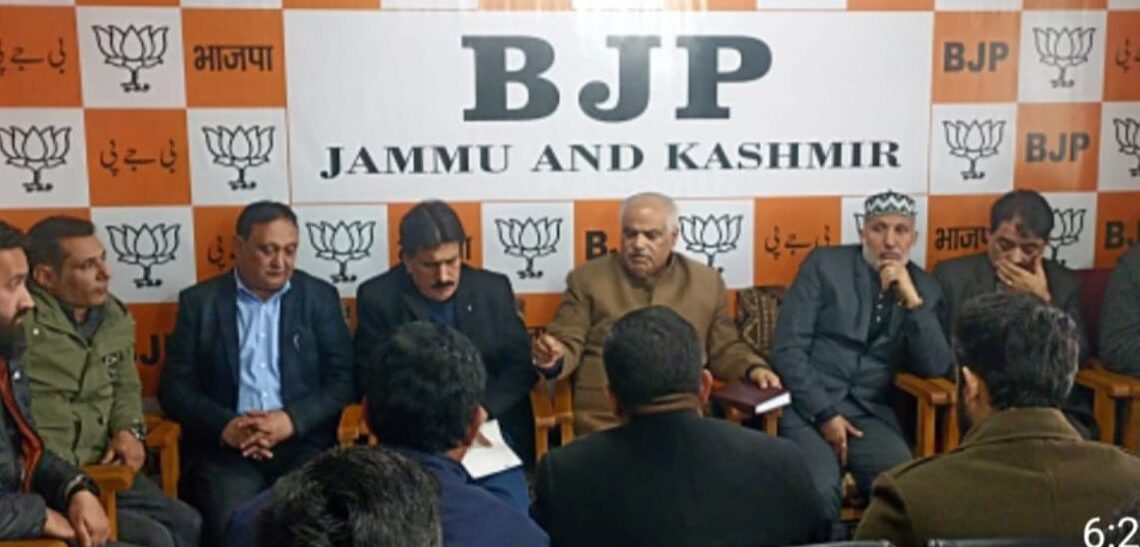 Ashok Kaul Presides Over BJP Leadership Meeting in Srinagar to Strengthen Organizational Structure