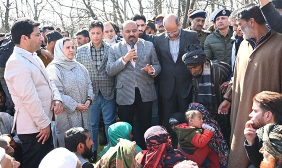 Dy CM, Health Minister, CM’s Advisor visit Chandain Pajan Kulgam, meet family of deceased brothers