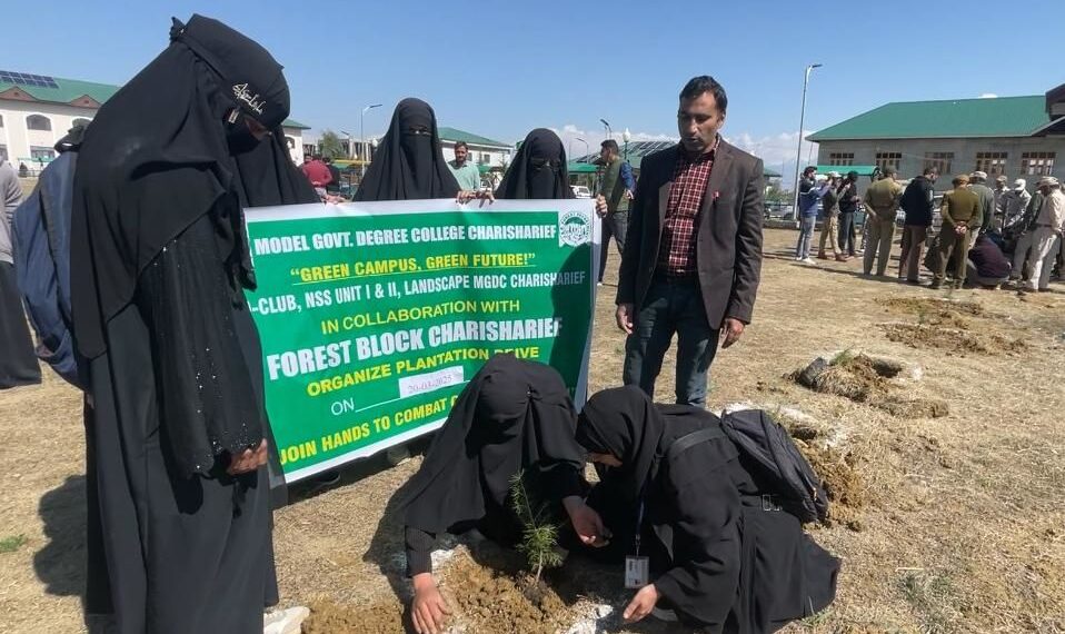 Students, Forest Department Officials Join Hands for Environmental Conservation