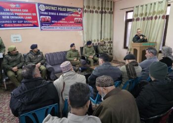 Srinagar Police’s Lok Darbar Witnesses Overwhelming Public Participation in Nowhatta, Srinagar.