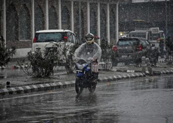 Rain, Snow to Continue in J&K Till Saturday: Weatherman