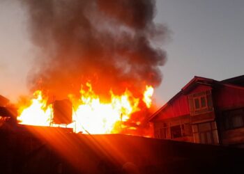 Massive Fire Engulfs Over Five Houses in Shaheed Gunj Srinagar