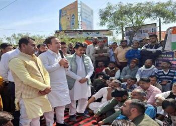 BJP leader meets families of Billawar deceased, assures strict action