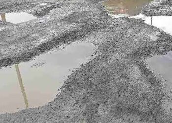 Flyover Construction on Srinagar-Baramulla Highway Causes Severe Road Woes; Commuters Demand Immediate Action