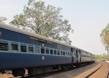 Woman Injured After Falling from Moving Train Near Kakapora