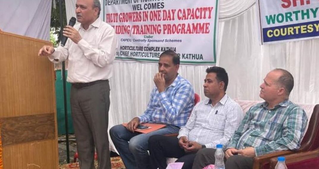 Dir Horticulture Jammu inaugurates Distt Level Capacity Building Prog at Kathua