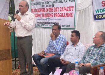 Dir Horticulture Jammu inaugurates Distt Level Capacity Building Prog at Kathua
