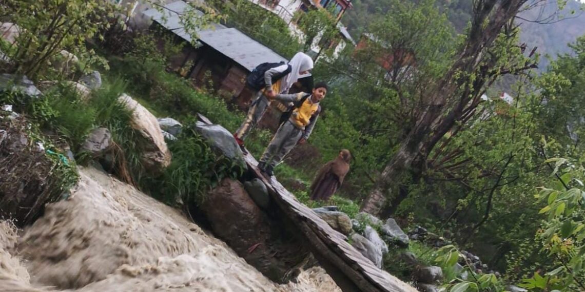 Faizabad Dildar Residents Demand Safe Bridge for School Children