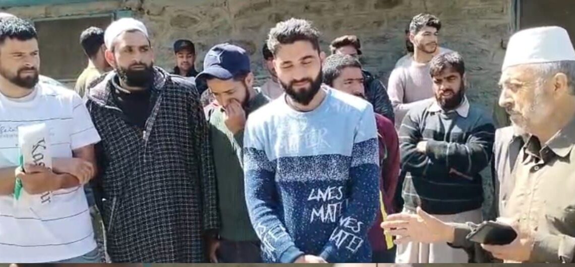“Border Villages in Karnah Protest Against Online Ration System Due to Poor Network Connectivity