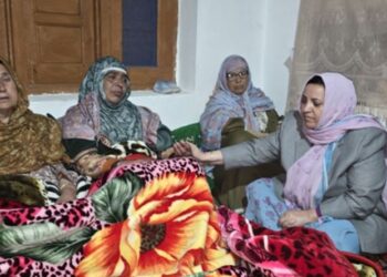 Sakeena Itoo visits Kalaroos, Sogam areas of Kupwara disttt, Sympathises families of deceased students