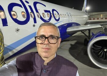 “Delhi Airport Is a Bloody S..t Show”: CM Omar Abdullah Fumes After Flight Diversion