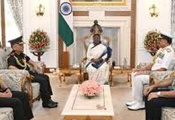 CDS, chiefs of three services meet Prez Murmu