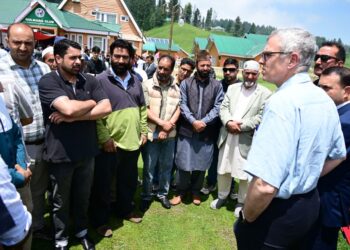 CM Omar Abdullah pushes for revival of tourism