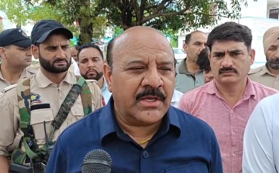 “Hope This Will Be the Last War”: Deputy CM Surinder Choudhary During Visit to Border Camps