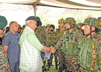 LG Sinha Interacts with Troops at Poonch and Nowshera