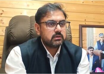 Satish Sharma conducts surprise visit to MD RTC, Director FCS&CA, Kashmir offices