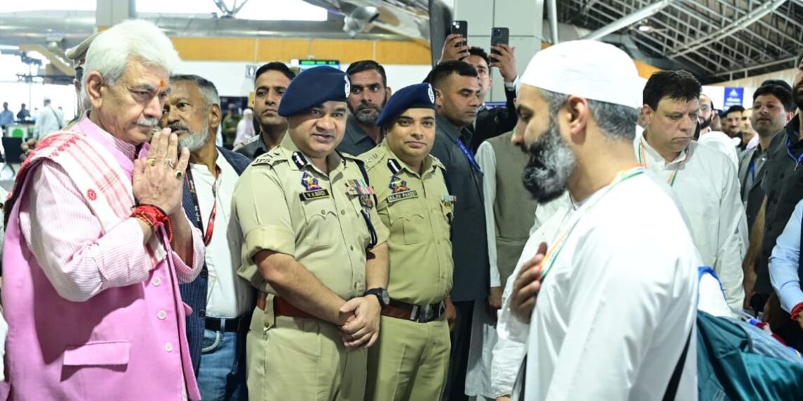 “Prayed for Peace, Prosperity”: LG Sinha Sees Off First Batch of Hajj Pilgrims from Srinagar Airport