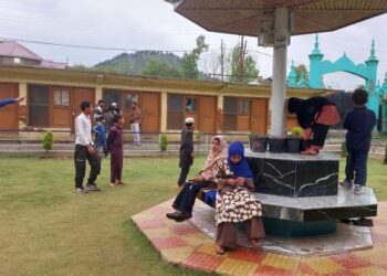 Darul Uloom Sheeri Shelters Over 200 Border Residents from Uri Sector