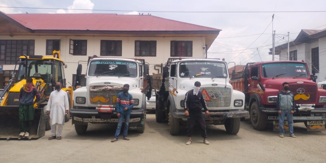 5 Arrested in Awantipora for Illegal extraction, transportation of minerals