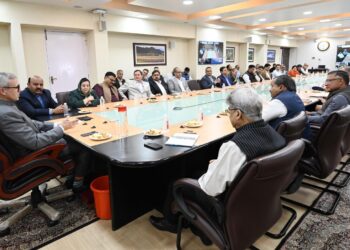 CM Omar Abdullah urges early implementation of budget proposals