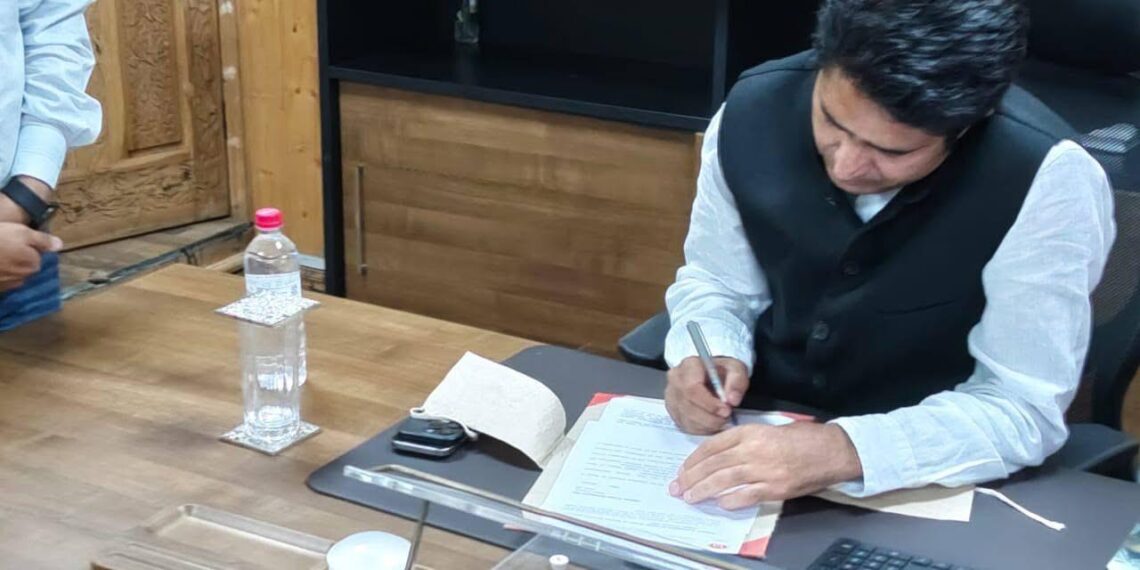 Baseer Choudhary Assumes Charge as Mission Director NHM, J&K