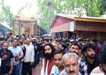 KPs throng Jammu based Mata Kheer Bhawani temple, pay obeisance