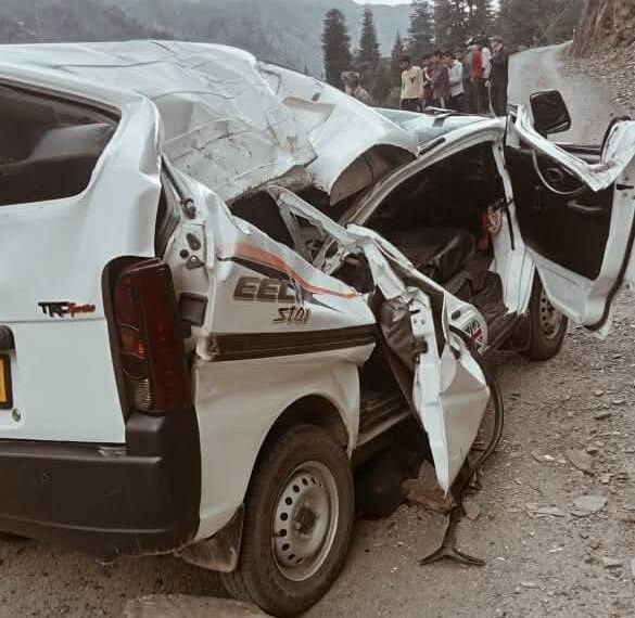 One Dead, Three Injured After Boulder Hits Passenger Cab in Khari Tehsil