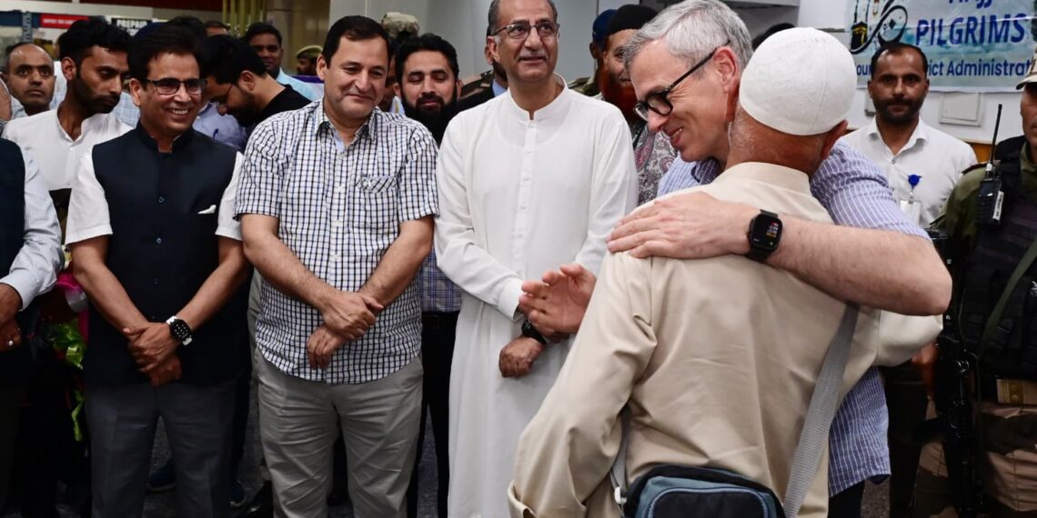 First Flight of 178 Hajj Pilgrims Lands in Srinagar, CM Omar Abdullah Receives Returnees