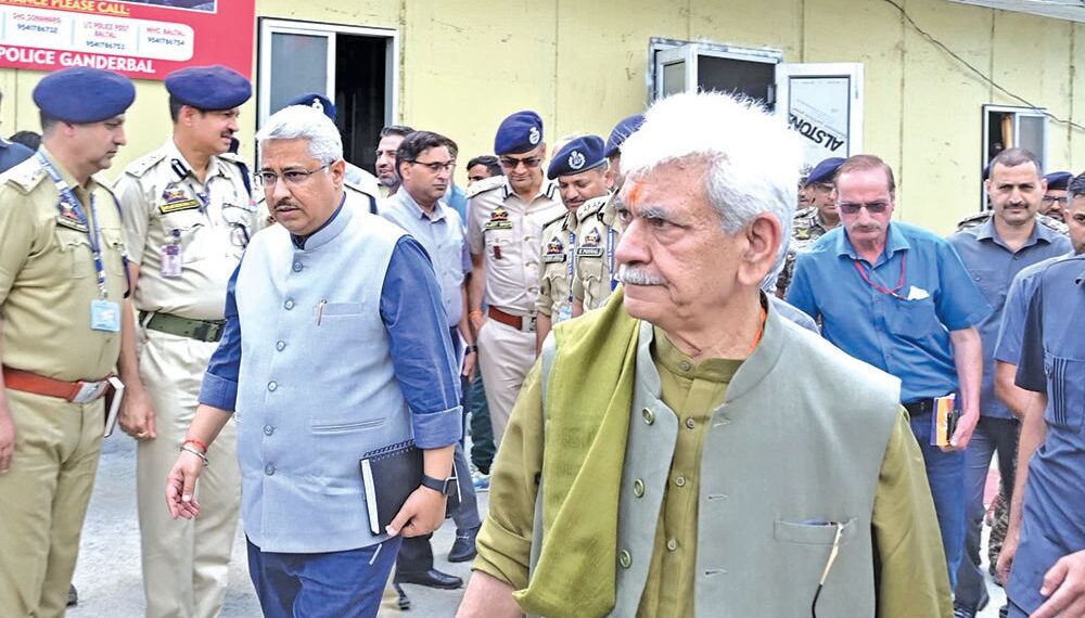 LG inaugurates SASB’s Yatri Niwas at Pantha Chowk Srinagar
