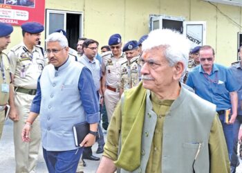 LG inaugurates SASB’s Yatri Niwas at Pantha Chowk Srinagar