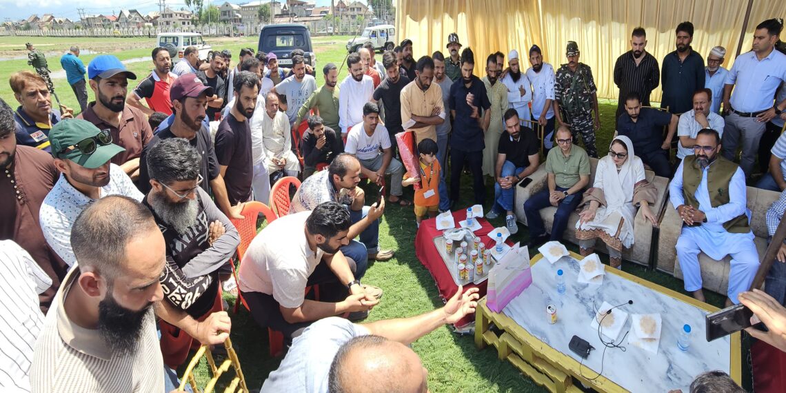 Dr Darakhshan Andrabi Reviews Development Plans at Eidgah Srinagar