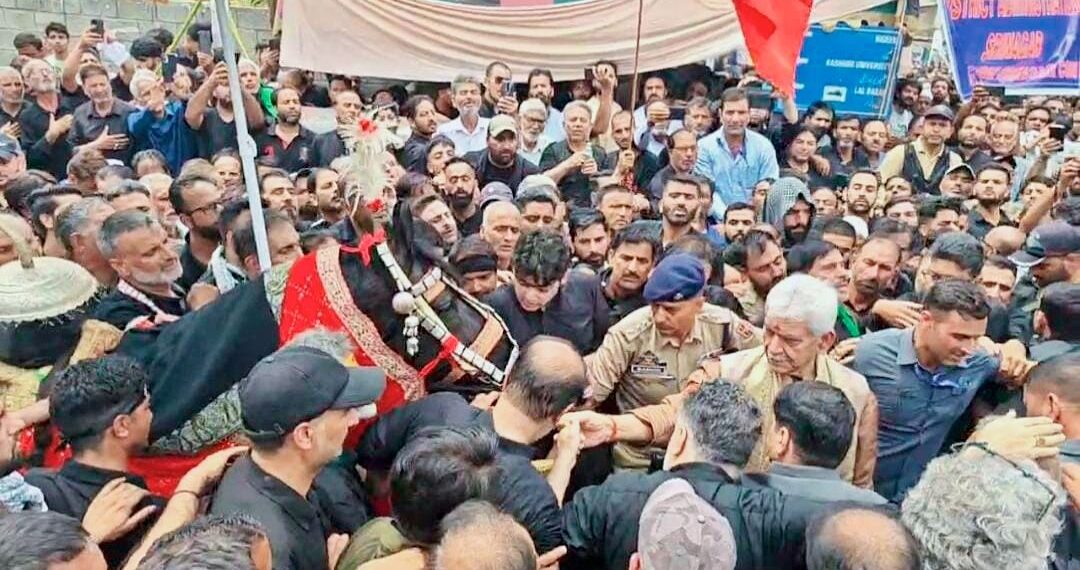 LG Sinha joins Youm-e-Ashoora’s Zuljinah procession at Botakadal, Downtown Srinagar