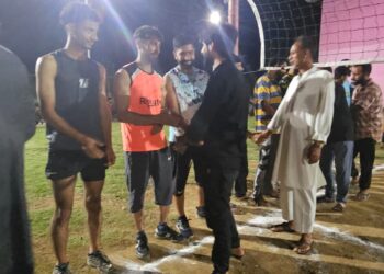 Wajahat Raina inaugurates Night Volleyball Tournament in Bandipora