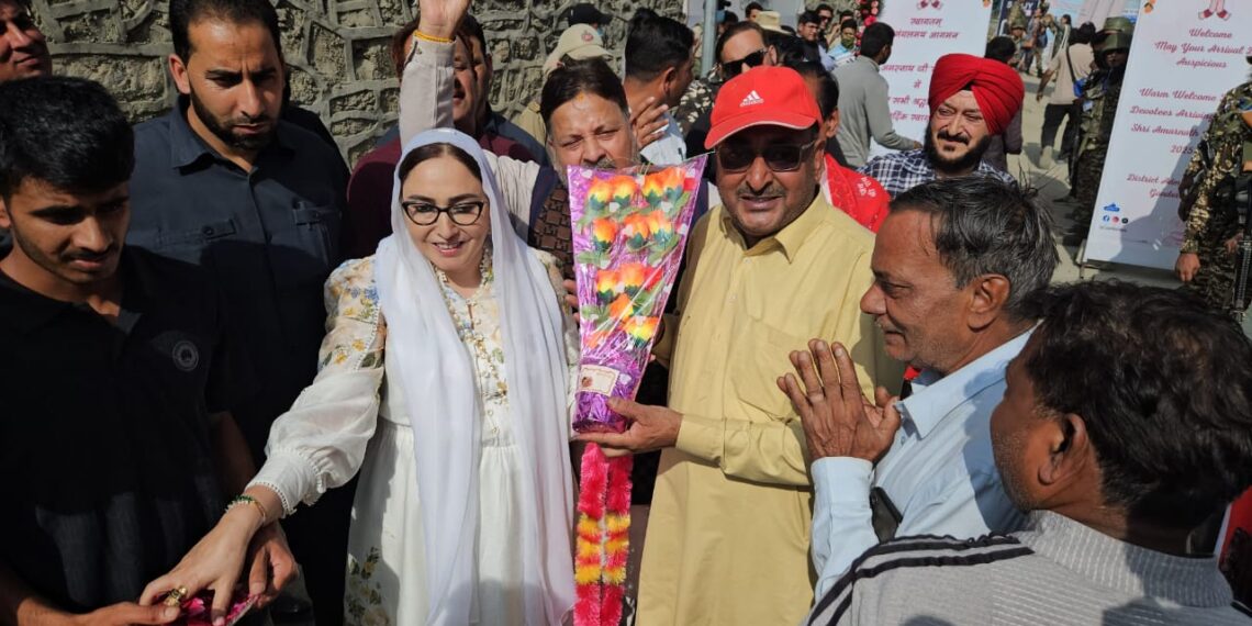 Dr Andrabi welcomes first batch of Amarnath Ji Yatris at Baltal, inaugurates Bahandara
