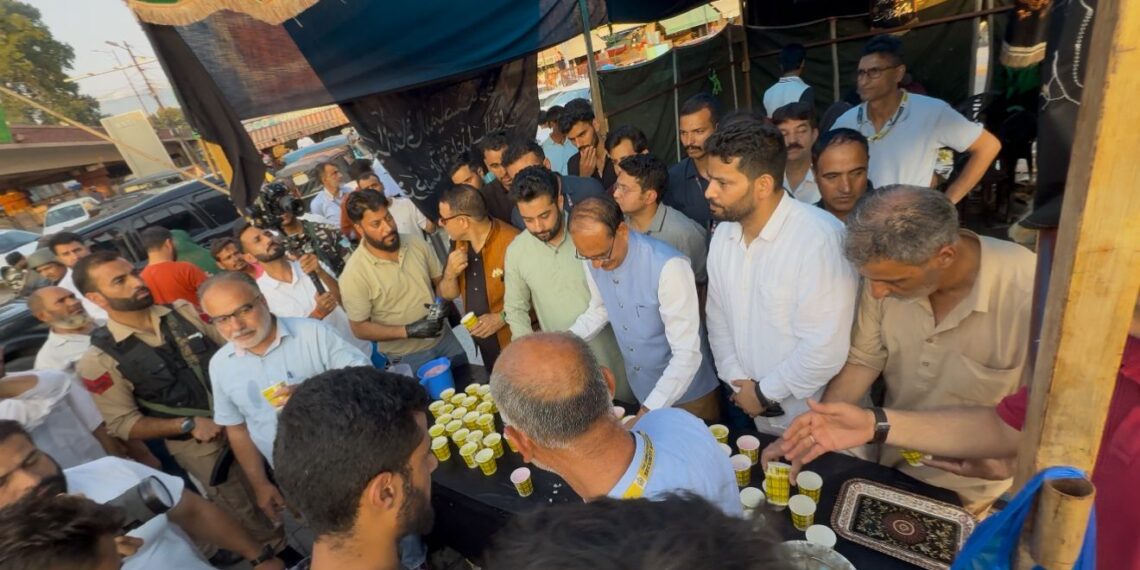 Union Minister Shivraj Singh Chouhan Joins mourners at Sabeel-e-Imam Hussain (AS) at Jahangir Chowk, Srinagar