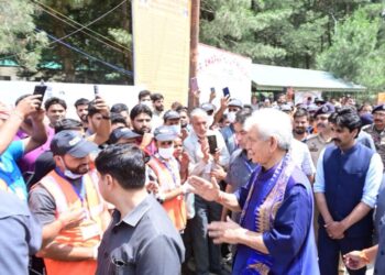 “Shri Amarnath Ji Yatra-2025”: Lieutenant Governor visits Nunwan base camp at Pahalgam